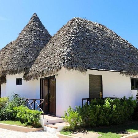 Safari Hotel And Villas Powered By Cocotel Bulala Extérieur photo