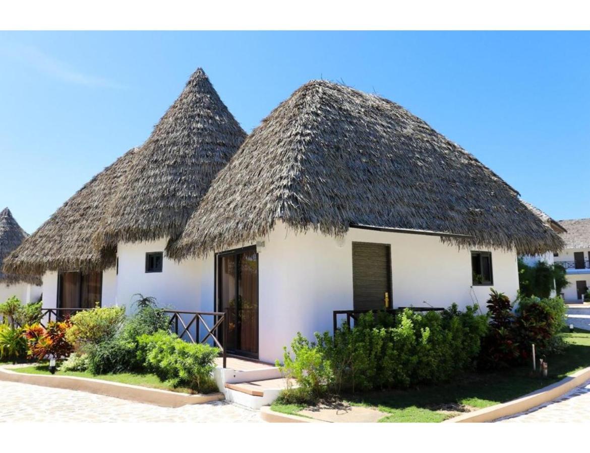 Safari Hotel And Villas Powered By Cocotel Bulala Extérieur photo