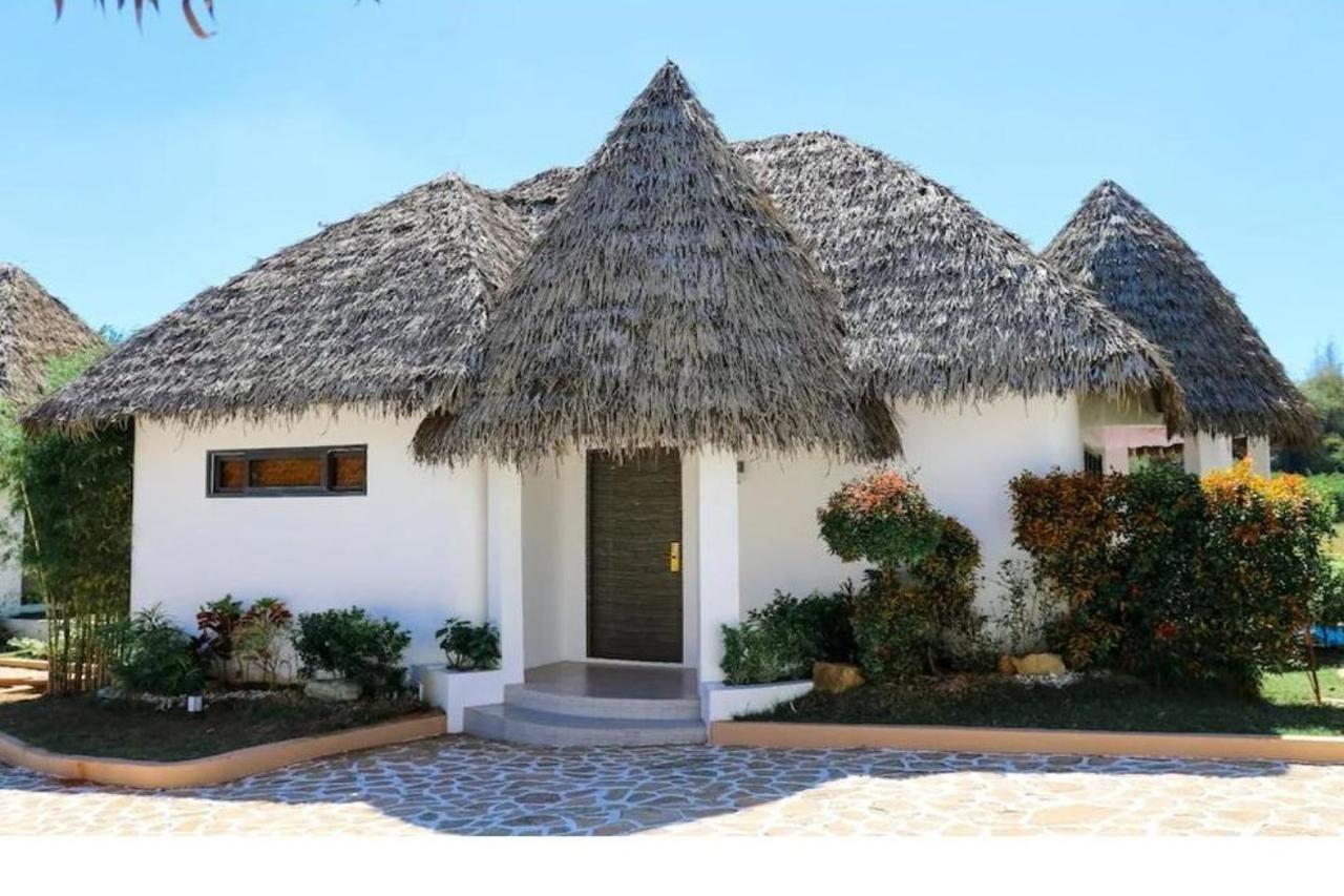 Safari Hotel And Villas Powered By Cocotel Bulala Extérieur photo