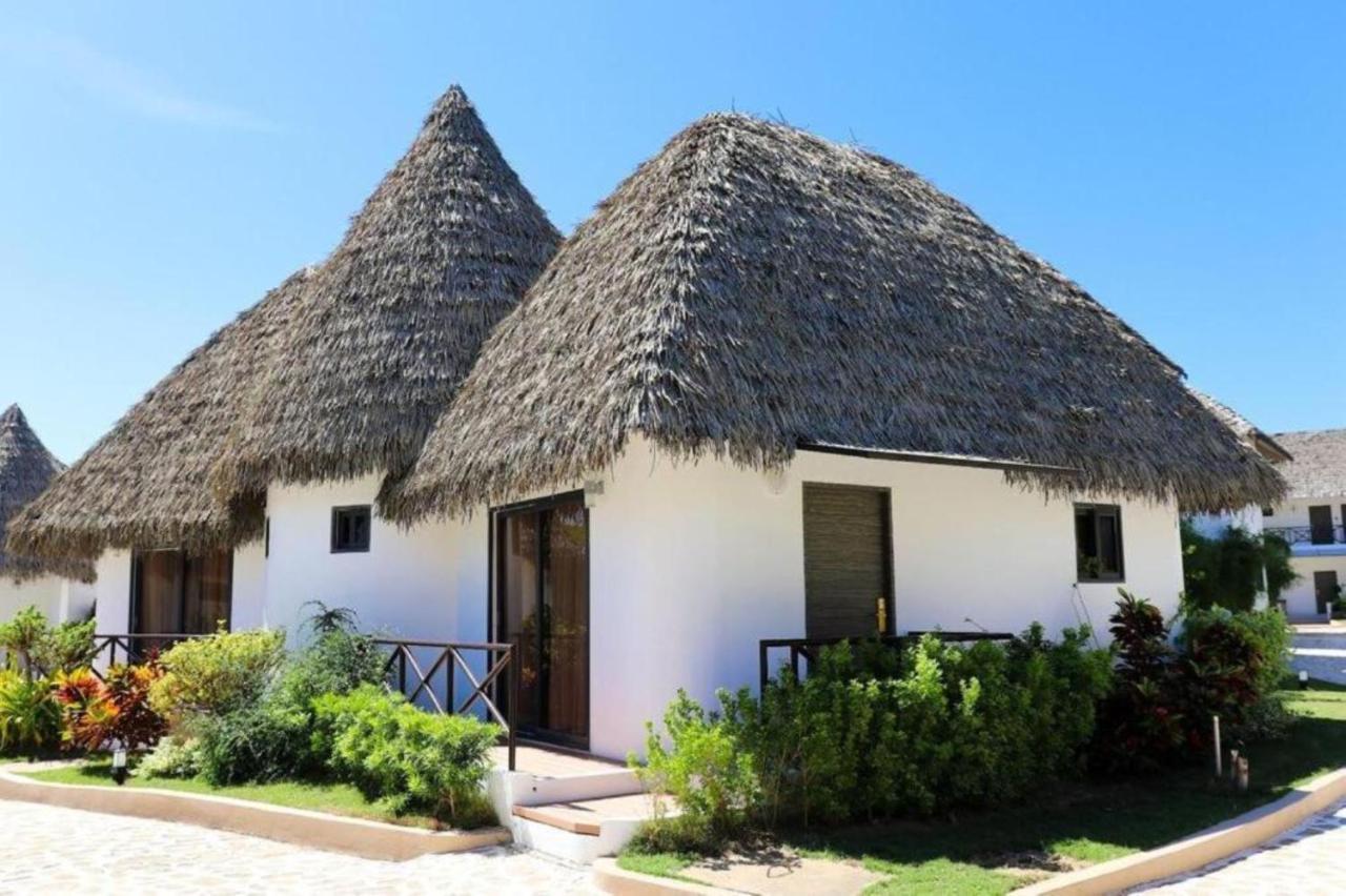 Safari Hotel And Villas Powered By Cocotel Bulala Extérieur photo